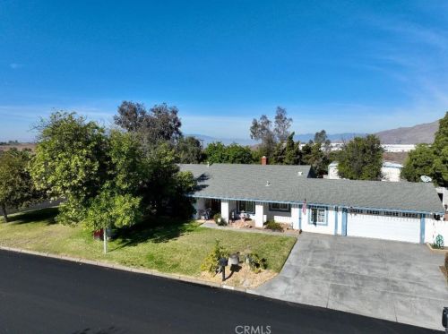 20516 Avenida Hacienda, Riverside CA  92508-2441 exterior