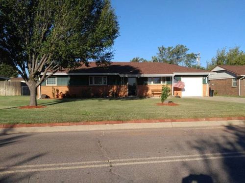 923 34th St, Woodward, OK 73801-1801