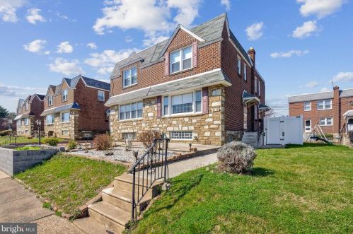 8138 Farnsworth St, Philadelphia, PA 19152-3026