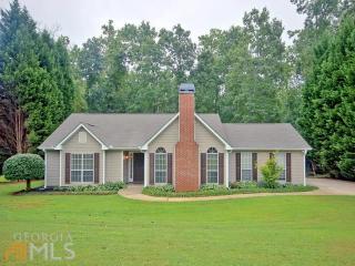 50 Paces Landing Trl, Newnan, GA 30263-4192