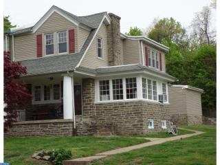 468 Flamingo St, Philadelphia, PA 19128-4123