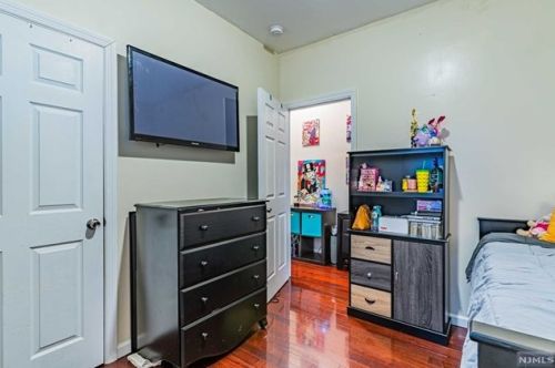 139 Montclair Ave, Newark NJ  07104-3514 exterior