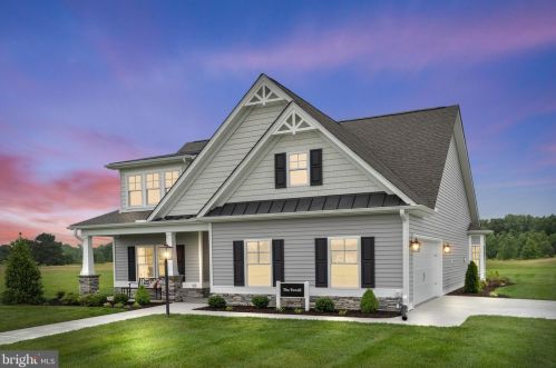 439 Hobbs Hole Ln, Tappahannock, VA 22560-5054