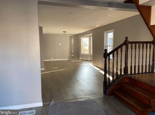 335 Berg Ave, Trenton, NJ 08610-4907