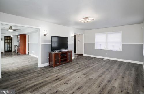 28 Medford Ln, Willingboro, NJ 08046-3121