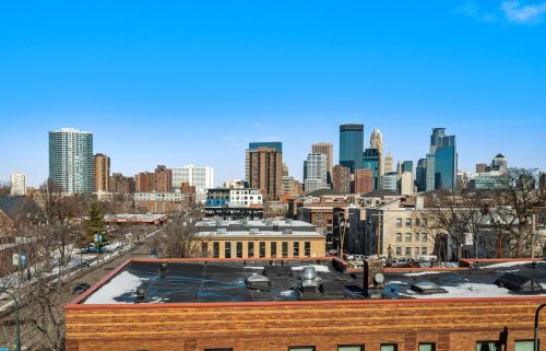 15 Franklin Ave, Minneapolis MN  55404-4476 exterior