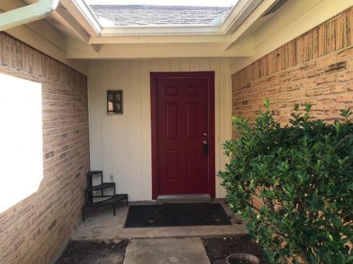 1845 Chisolm Trl, Lewisville TX  75077-2731 exterior