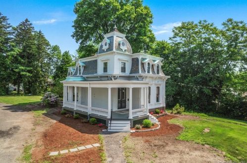 60 Academy St, Wallingford, CT 06492-3702