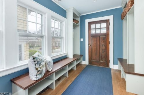25 De Hart Rd, Maplewood, NJ 07040-1107