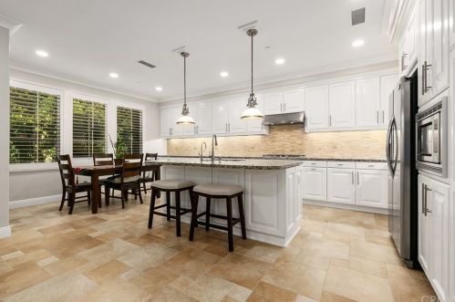48 Bianco, Irvine CA  92618-0106 exterior