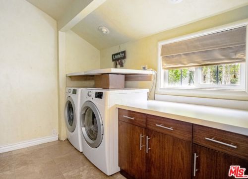 1463 Beaudry Blvd, Glendale CA  91208-1707 exterior