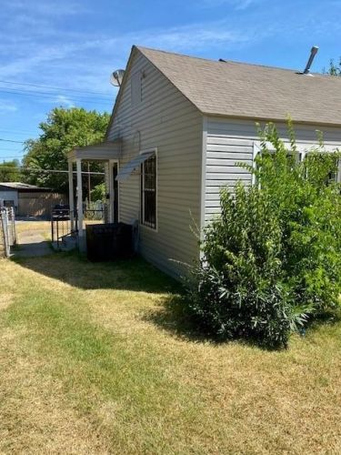 2402 11th St, Dallas TX  75203-2004 exterior