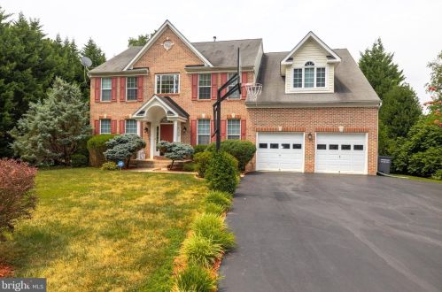 8308 Accotink Rd, Lorton, VA 22079-1225