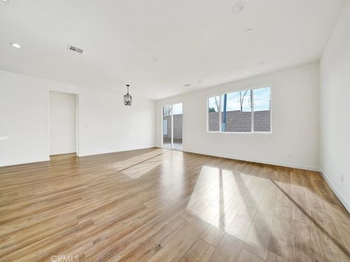 10679 Brookfield Dr, Riverside, CA 92505-3961