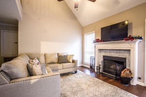 160 Laurel Creek Ct, Carrollton, GA 30117-5419