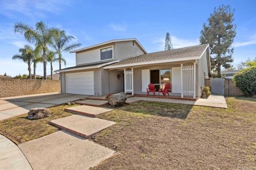 307 Fern Dr, Fullerton, CA 92832-1221