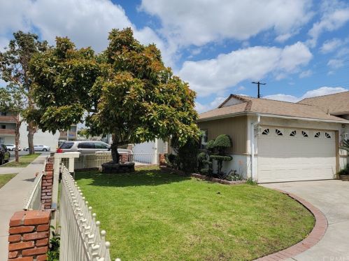 14412 Coke Ave, Paramount, CA 90723-3612