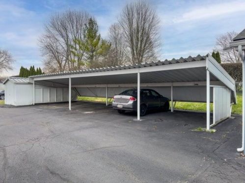 2416-2422 Red Coach Dr, Springfield OH  45503-1238 exterior