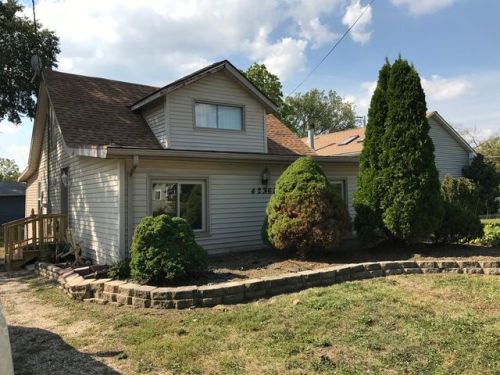 42368 Poplar St, Antioch, IL 60002-9140