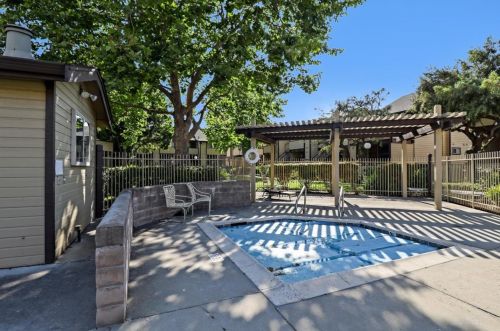 732 Sterling Dr, San Leandro CA 94578-4172 exterior