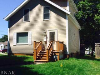 802 Chestnut St, Bloomington IL  61701-2816 exterior