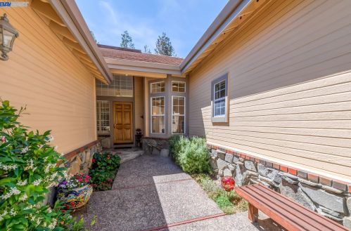 1164 Hopkins Way, Pleasanton, CA 94566-7814