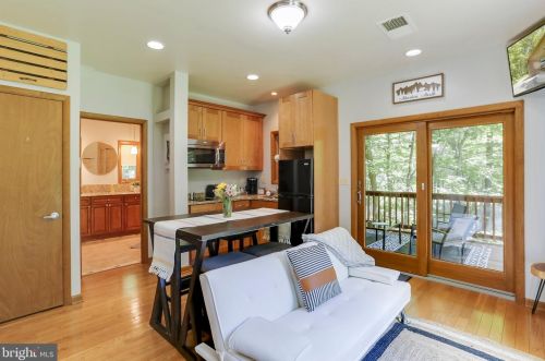 4 Pileated Woodpecker Ln, Hedgesville WV  25427-6232 exterior