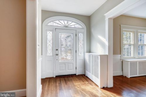 8401 Cedar St, Silver Spring MD 20910-4324 exterior