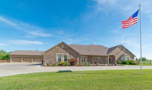 15401 Kyles Cir, Yukon, OK 73099-6210