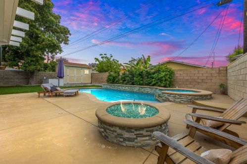 10172 Kamuela Dr, Huntington Beach, CA 92646-2937
