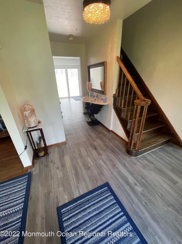 95 Oak Hill Rd, Middletown NJ 07748 exterior