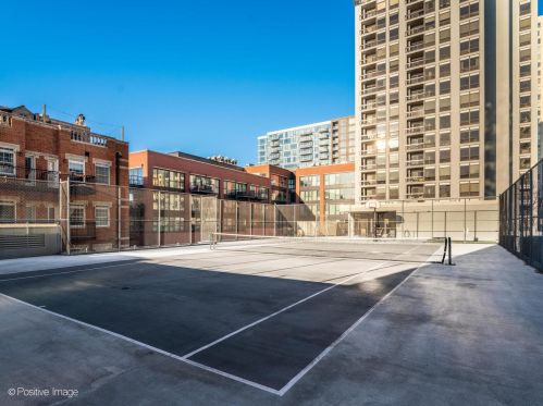 1212 Wells St, Chicago IL  60610-1906 exterior