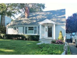 35 Pine Point Rd, Norwalk, CT 06853-1720