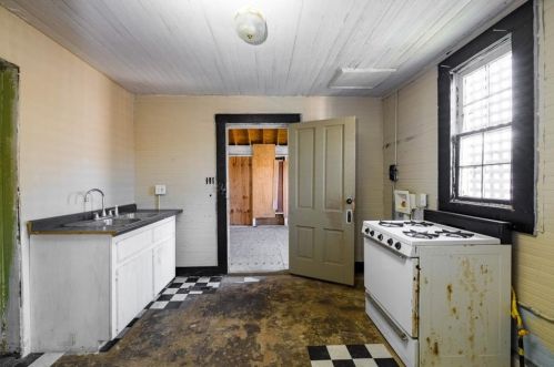 558 Foundry St, Atlanta GA  30314-4057 exterior