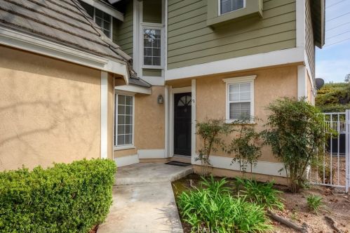 6052 Summit Ct, Anaheim, CA 92807-4771