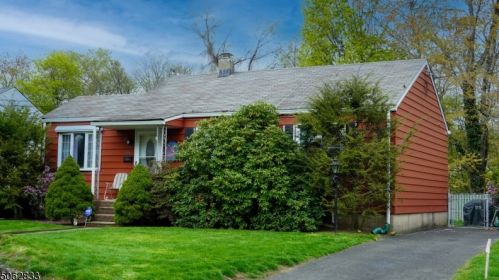 396 4th Ave, Paterson, NJ 07506-1542