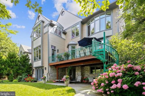 1480 Waterfront Rd, Herndon, VA 20194-1250