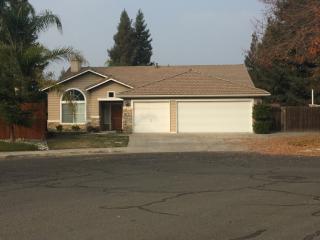 2929 Montecito Ct, Visalia, CA 93277-9221