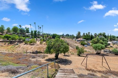 15591 Golden Star Ave, Riverside CA  92506-5753 exterior