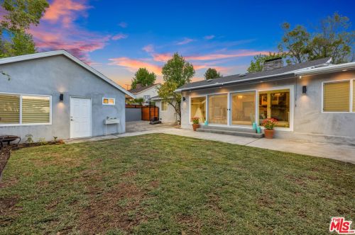 6222 Altura Ave, Glendale CA  91214-2325 exterior