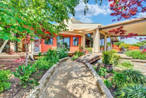 161 Oak Hill Ct, Vacaville, CA 95688-3532