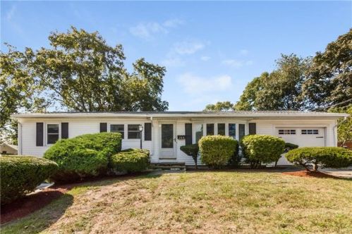 239 Sumner Ave, Warwick, RI 02888-1926
