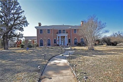 1216 Colorado St, Echo, TX 76834-5908