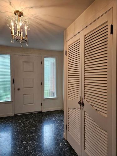 258 Merrymount Dr, Warwick, RI 02888-5546