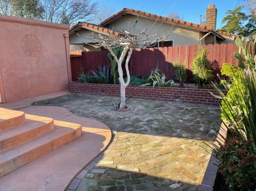 75 Castle St, Stockton, CA 95204-5448