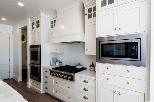 379 Sarah St, Providence UT 84332-9637 exterior