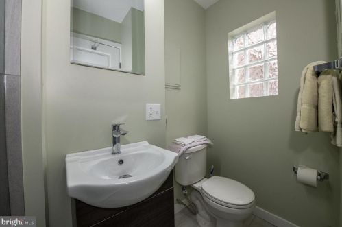 605 20 St, Philadelphia PA 19140-1005 exterior