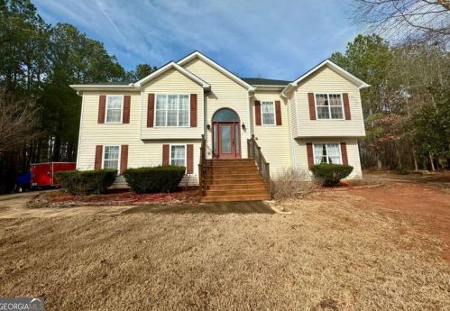 723 Grove Pointe Cir, Locust Grove, GA 30248-4506