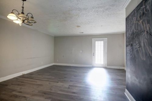381 Pleasant Oak Ct, Marietta, GA 30008-3858