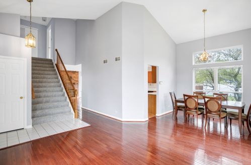 841 Tamarac Dr, Carol Stream IL  60188-4427 exterior